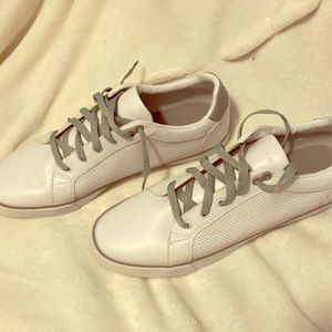 Brand New Nautica Men’s Size 10 Sneakers obo